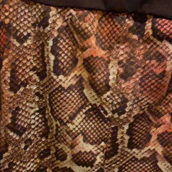 Slinky Cold shoulder asymmetric tunic - Picture 12 of 12